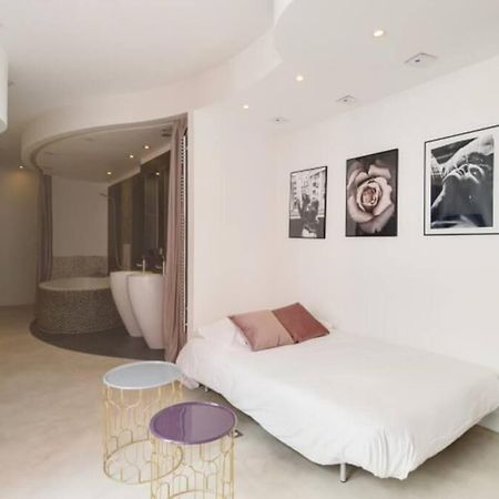 Magnifique Appartement Parisien - Marais Luaran gambar