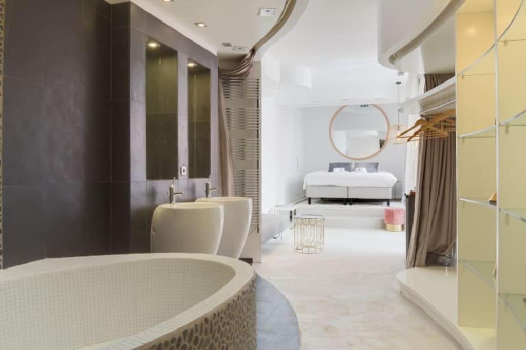 Magnifique Appartement Parisien - Marais Luaran gambar